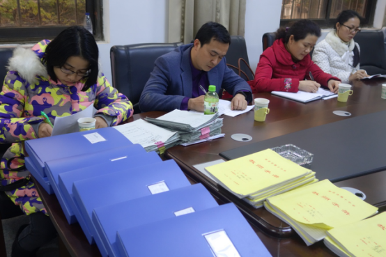 青云譜區(qū)黨委委員、區(qū)教研室主任鄒盛蓉，基教科科長(zhǎng)廖俊，區(qū)教研室副主任廖群君一行來我校開展督導(dǎo)評(píng)估工作